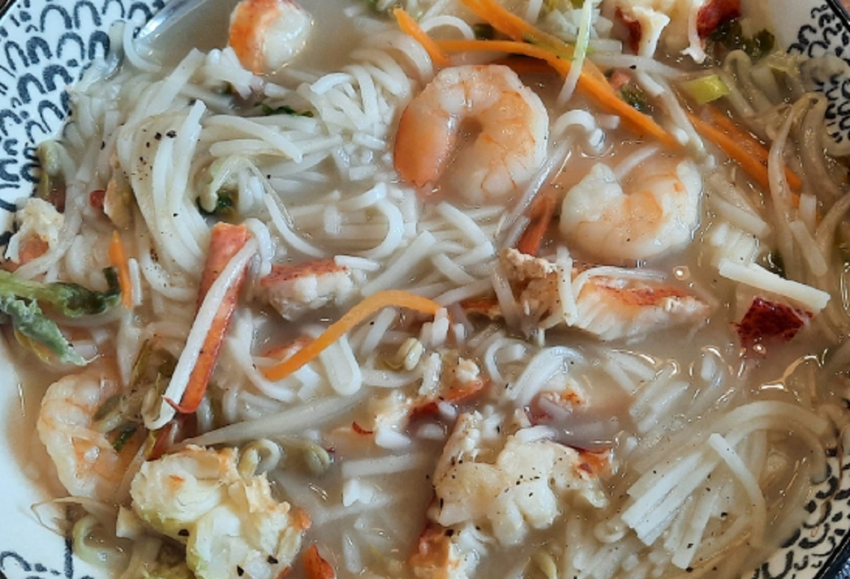 Recette: Soupe Tha aux crevettes et homard.