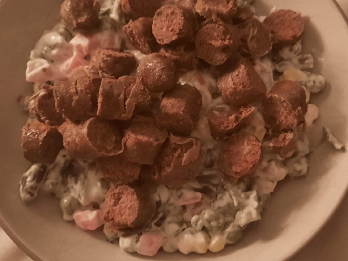 Recette: Salade Russe et saucisses d'agneau.