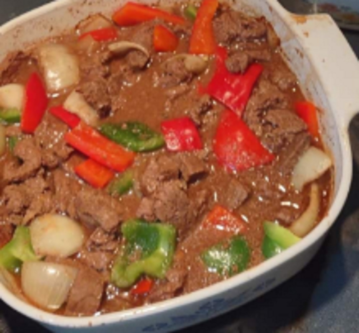 Recette: Casserole de steak, poivron et sauce brune au four.
