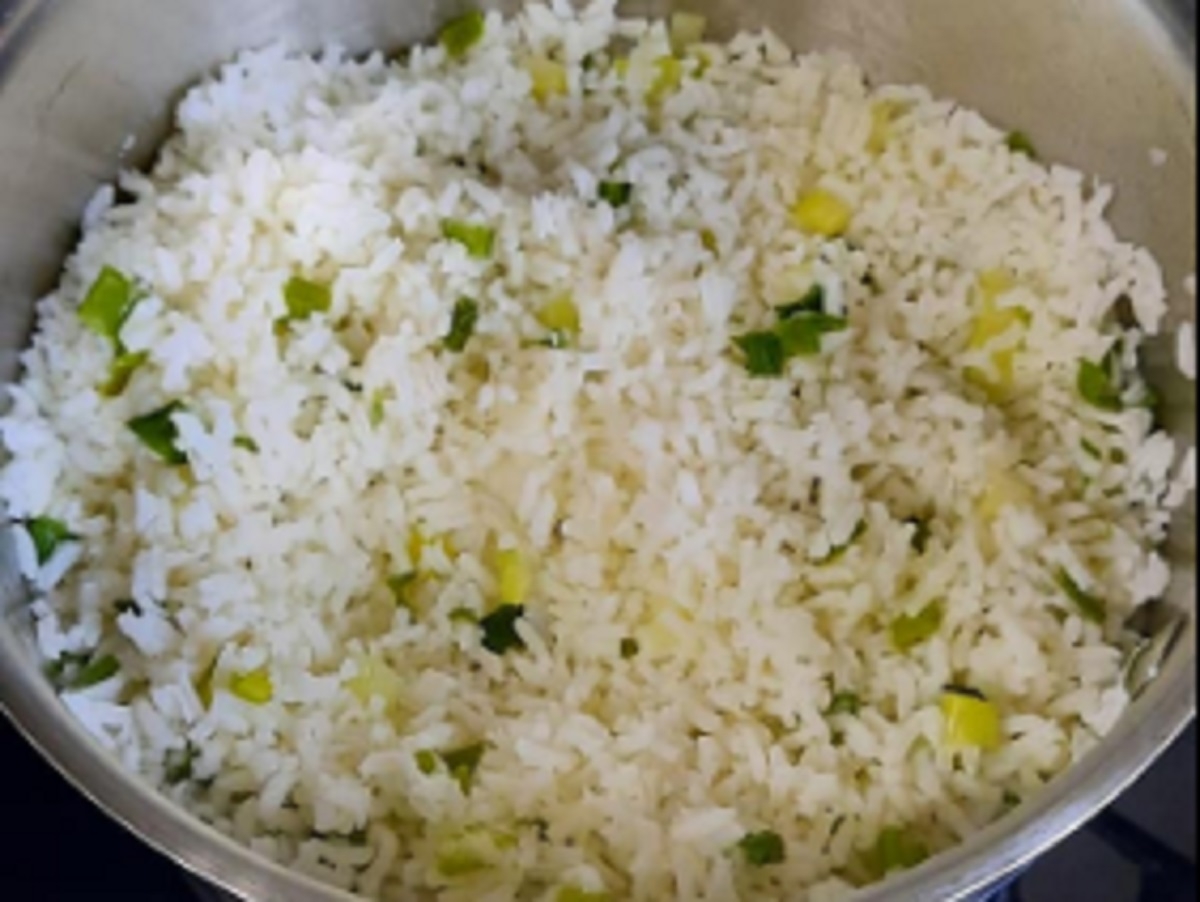 Recette: Riz au beurre �pic� et oignons verts.