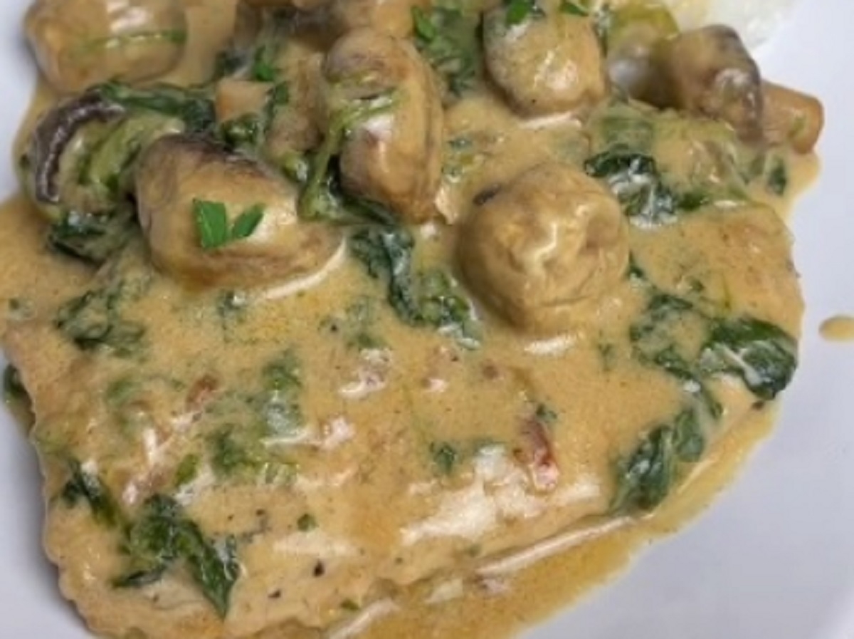 Recette: C�telettes de porc sauce cr�meuse, champignons et �pinards.