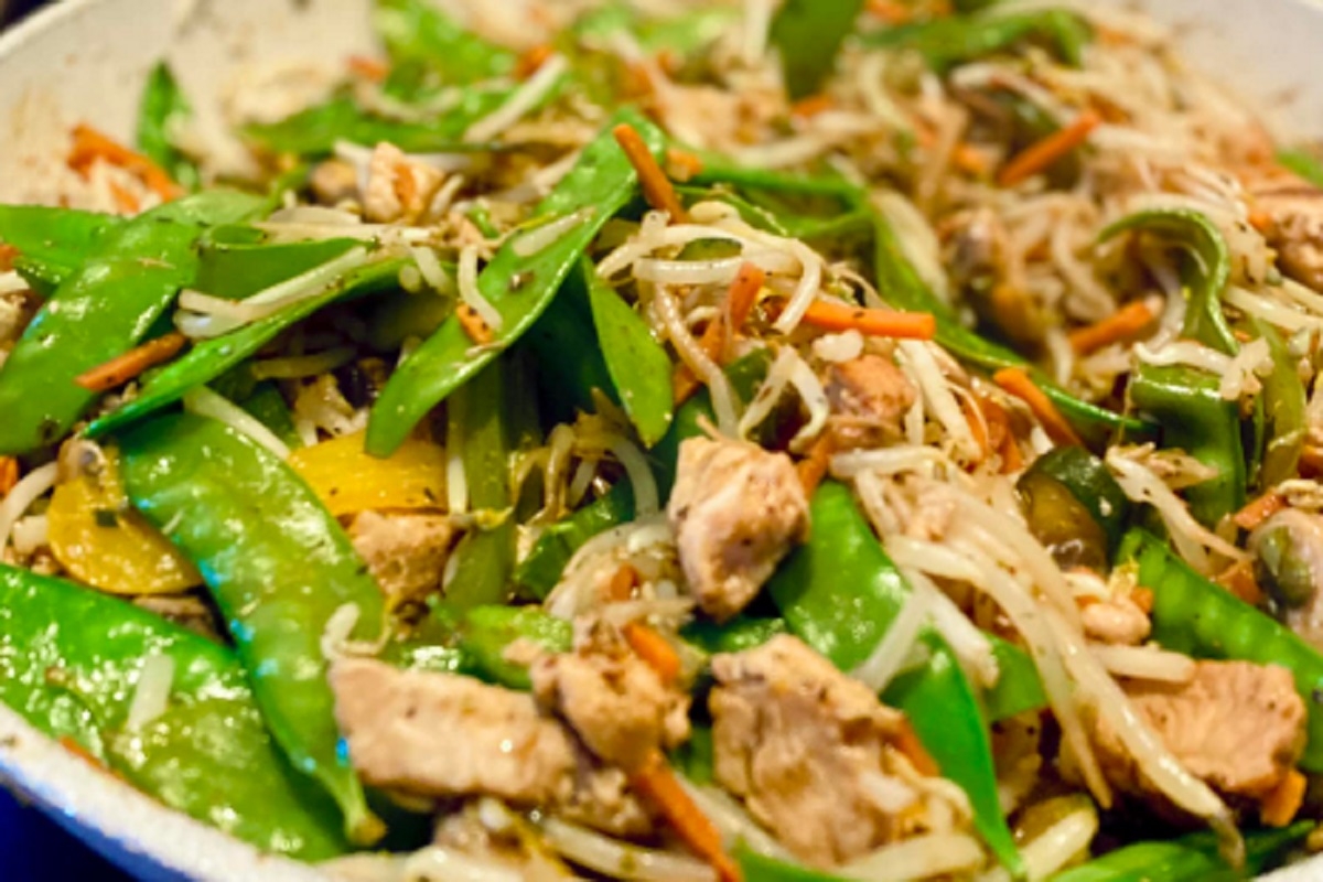 Recette: Chop suey au poulet et pois mange tout.