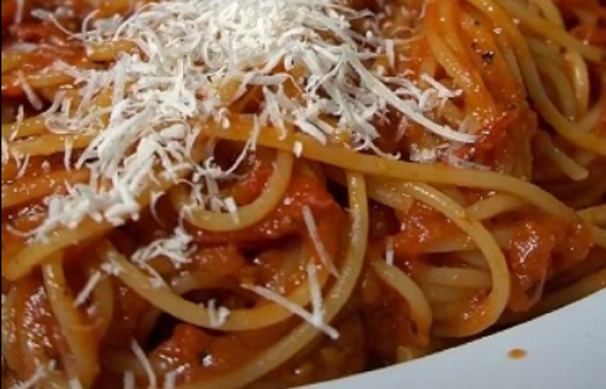 Recette: Spaghettis aux tomates fraîches.