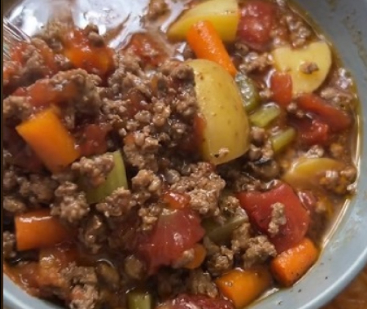 Recette: Soupe repas au boeuf hach� � la mijoteuse.