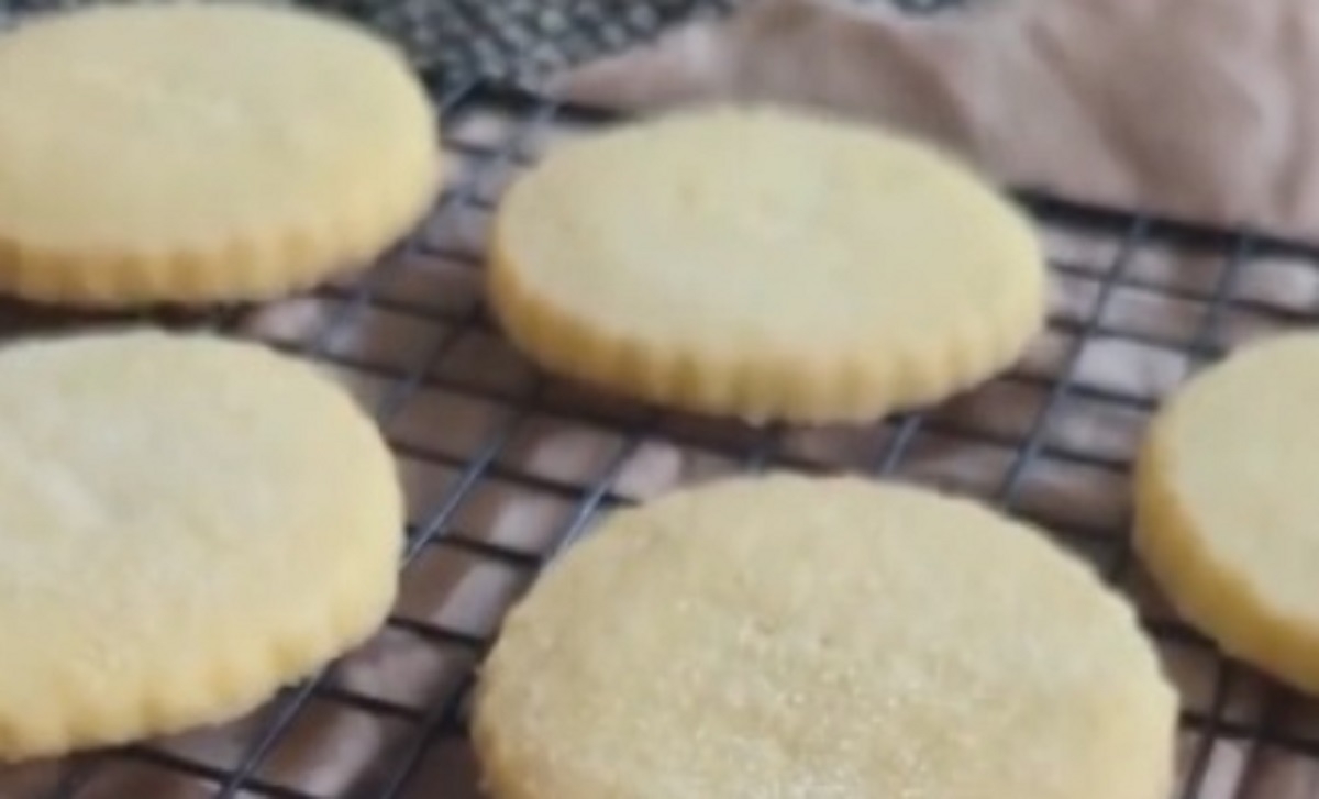 Recette: Biscuits sabls  la margarine becel.