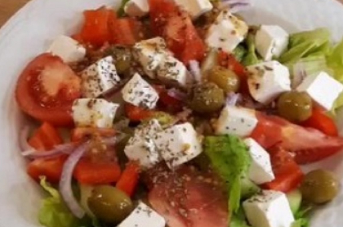 Recette: Salade de style grecque et sirop d'érable. 