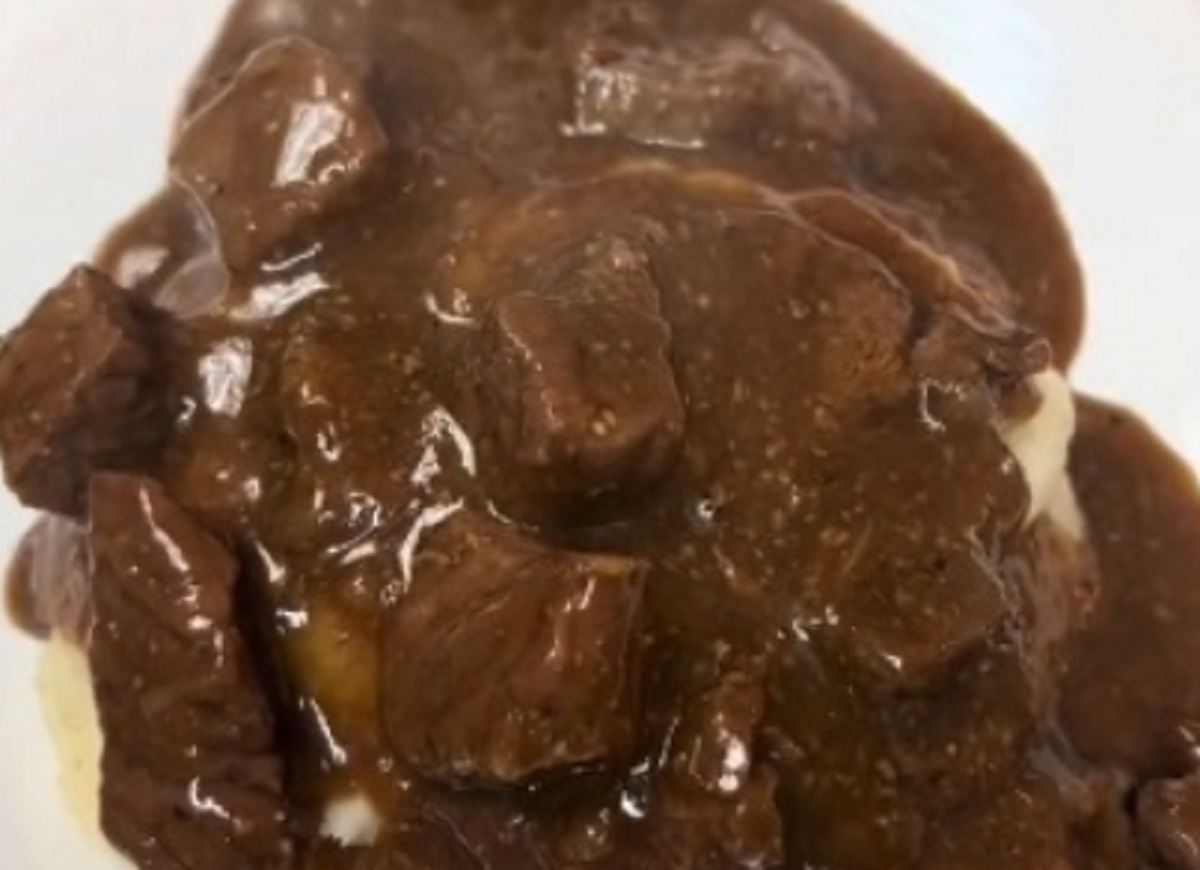 Recette: Cubes d'orignal � la mijoteuse.