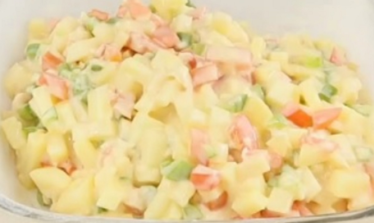 Recette: Salade de pommes de terre au goût de cornichon.