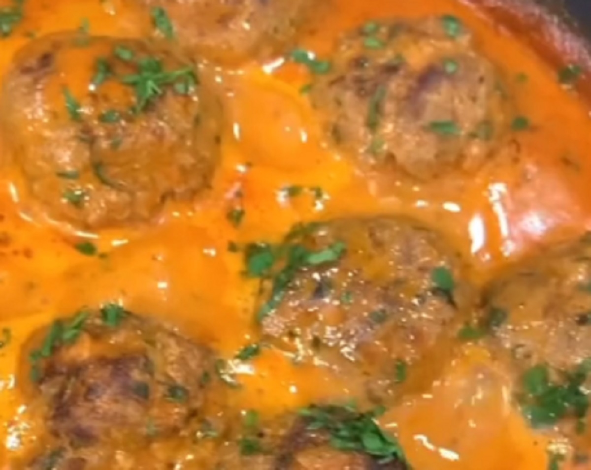 Recette: Boulettes de veau et sa sauce � la cr�me tomate.