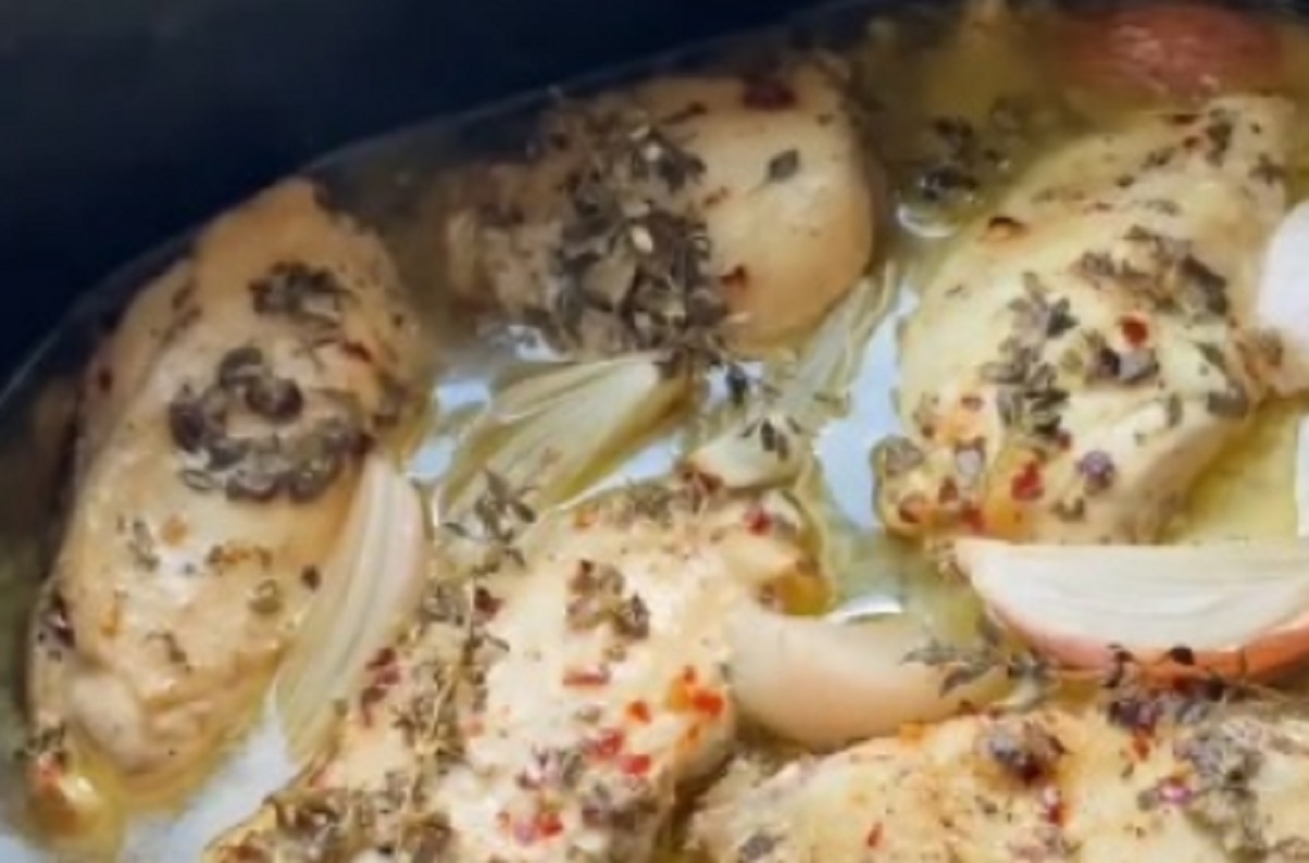 Recette: Poitrines de poulet aux herbes � la mijoteuse.