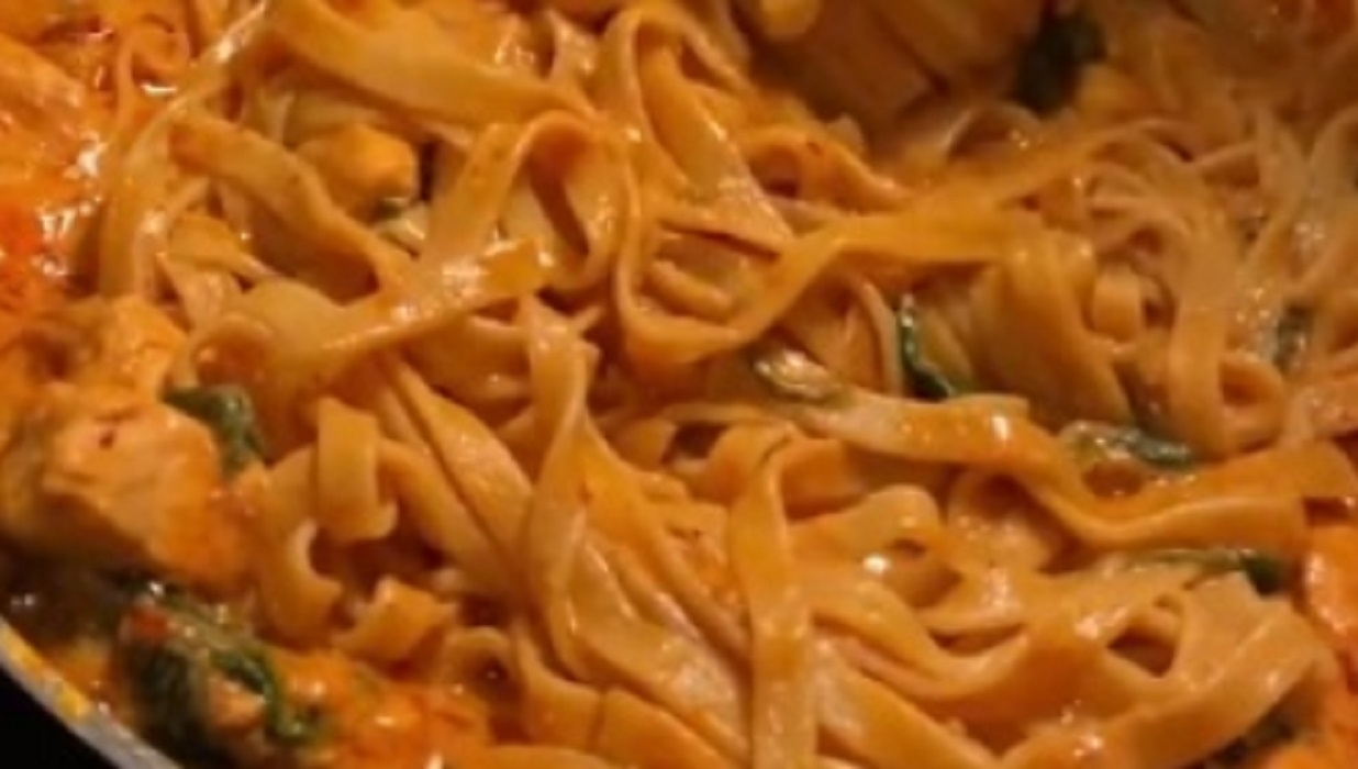 Recette: Sauce ros�e au saumon et vodka.