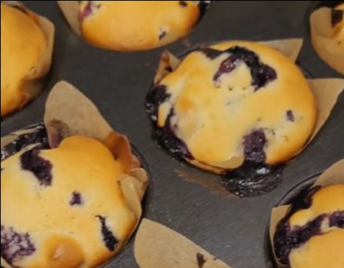 Recette: Muffins aux bleuets, graines de chia et chanvre.