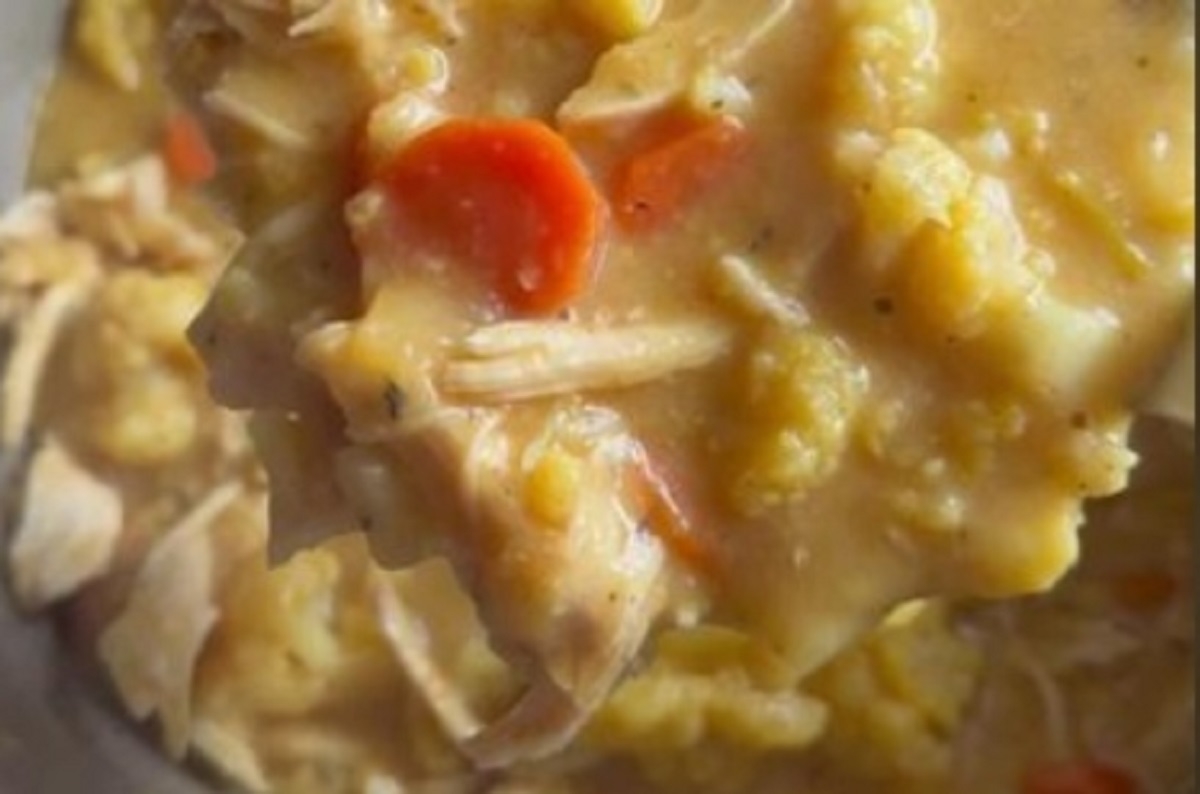 Recette: Soupe crémeuse de chou-fleur, poulet et carotte.