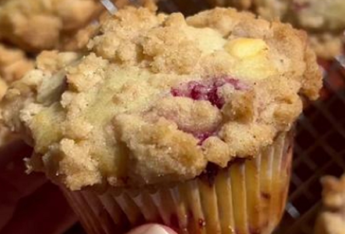 Recette: Muffin � l'avoine, chocolat blanc et framboises.