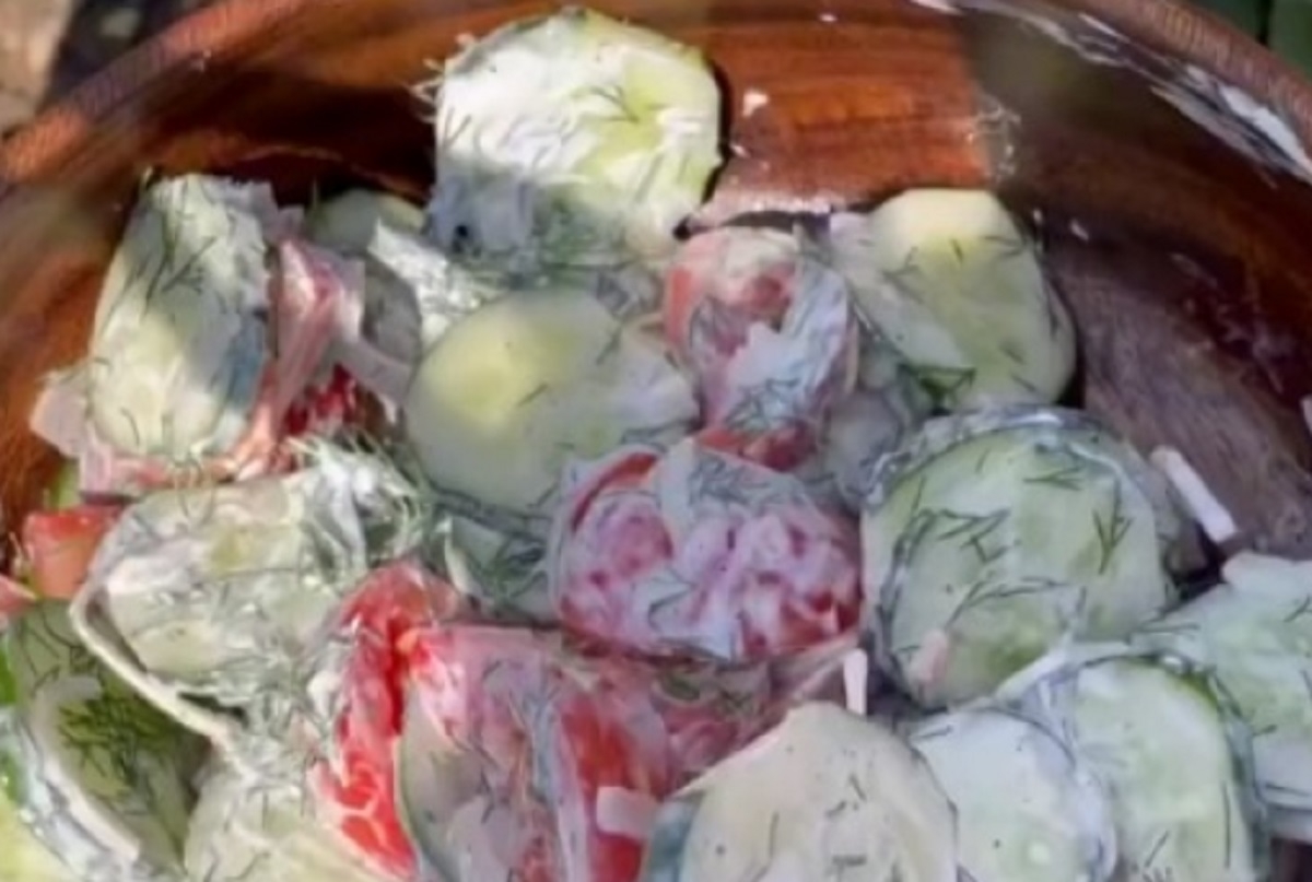 Recette: Salade de concombres, tomates et aneth.
