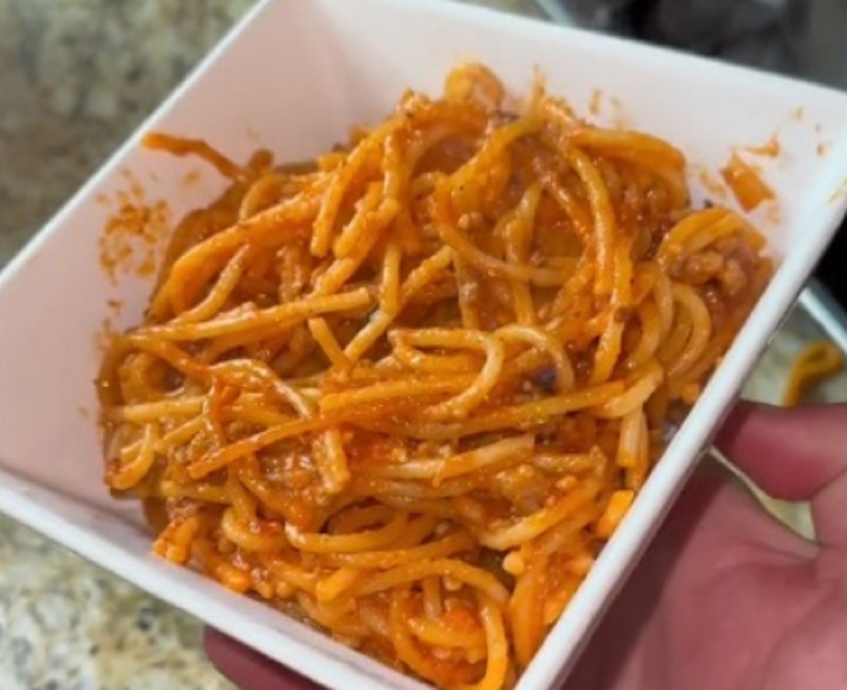 Recette: Vermicelli sauce tomate pice.