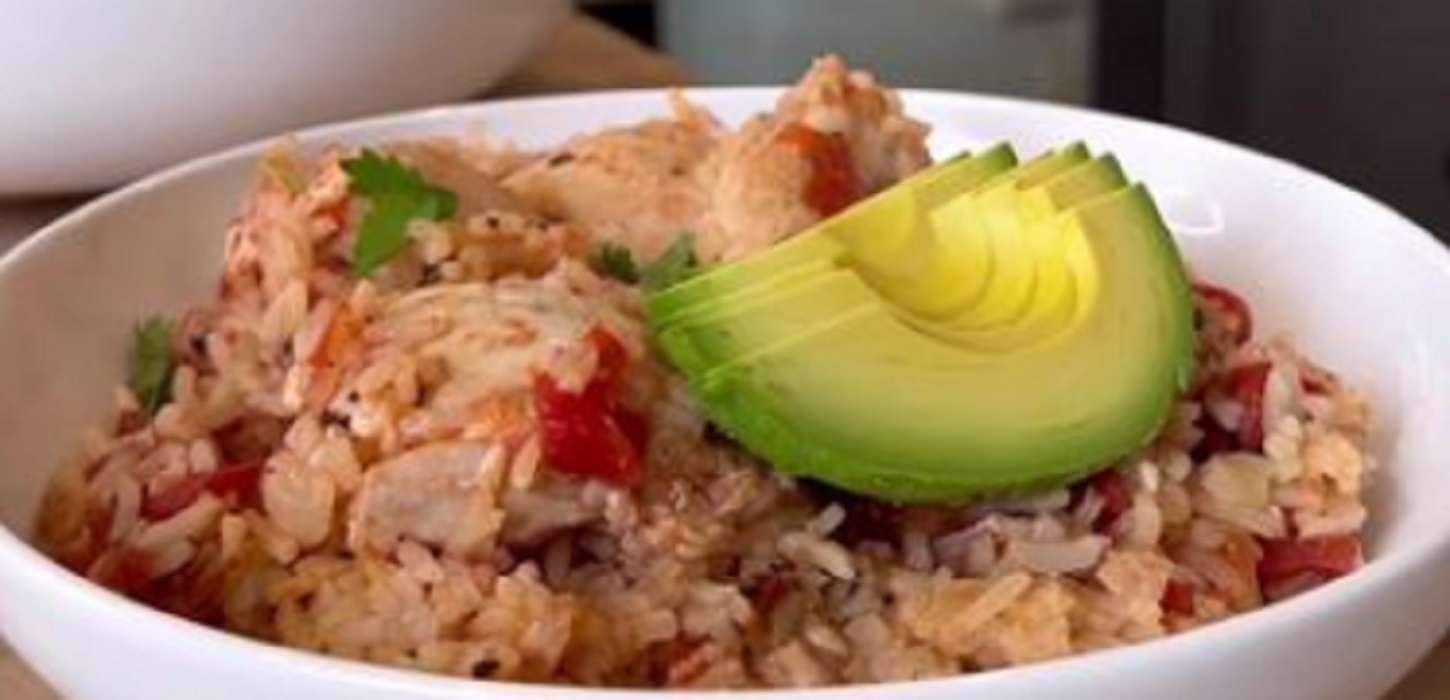 Recette: Riz au poulet et avocat.