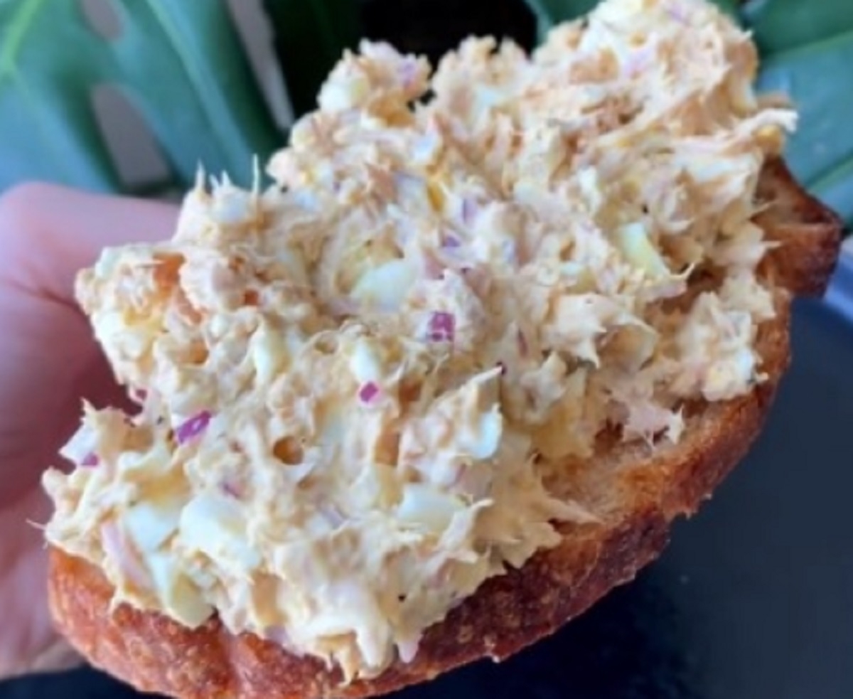 Recette: Tartinade de poulet et aux oeufs pour sandwich.