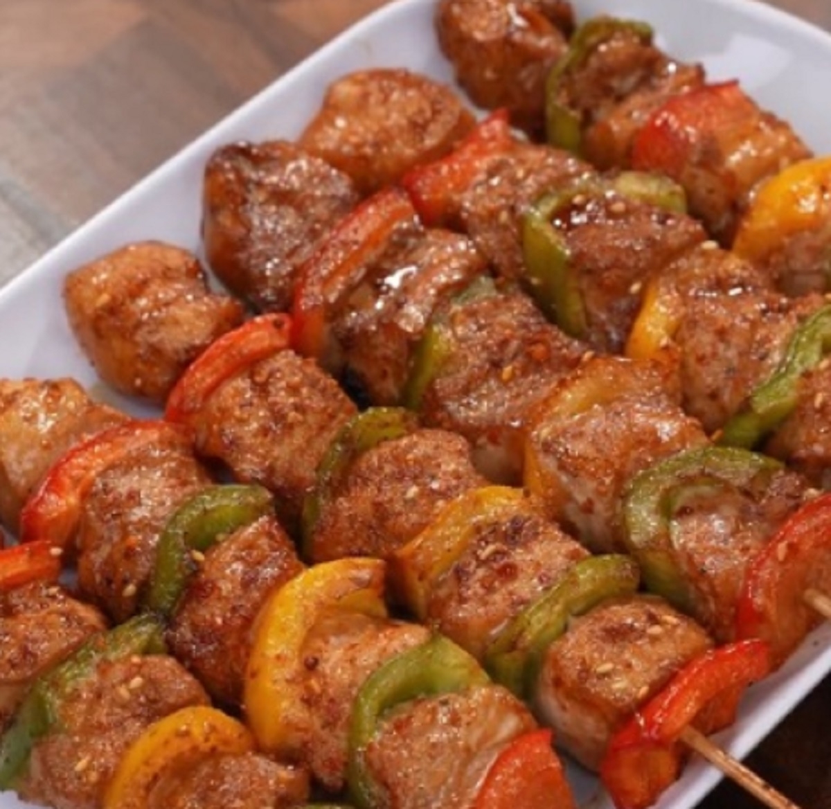 Recette: Brochettes de poulet juteuses.