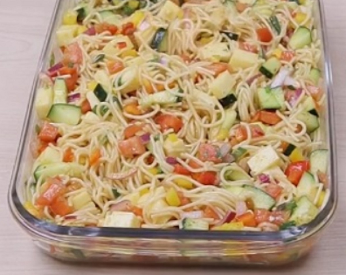 Recette: Salade de spaghetti aux l�gumes et sa sauce sucr�e.