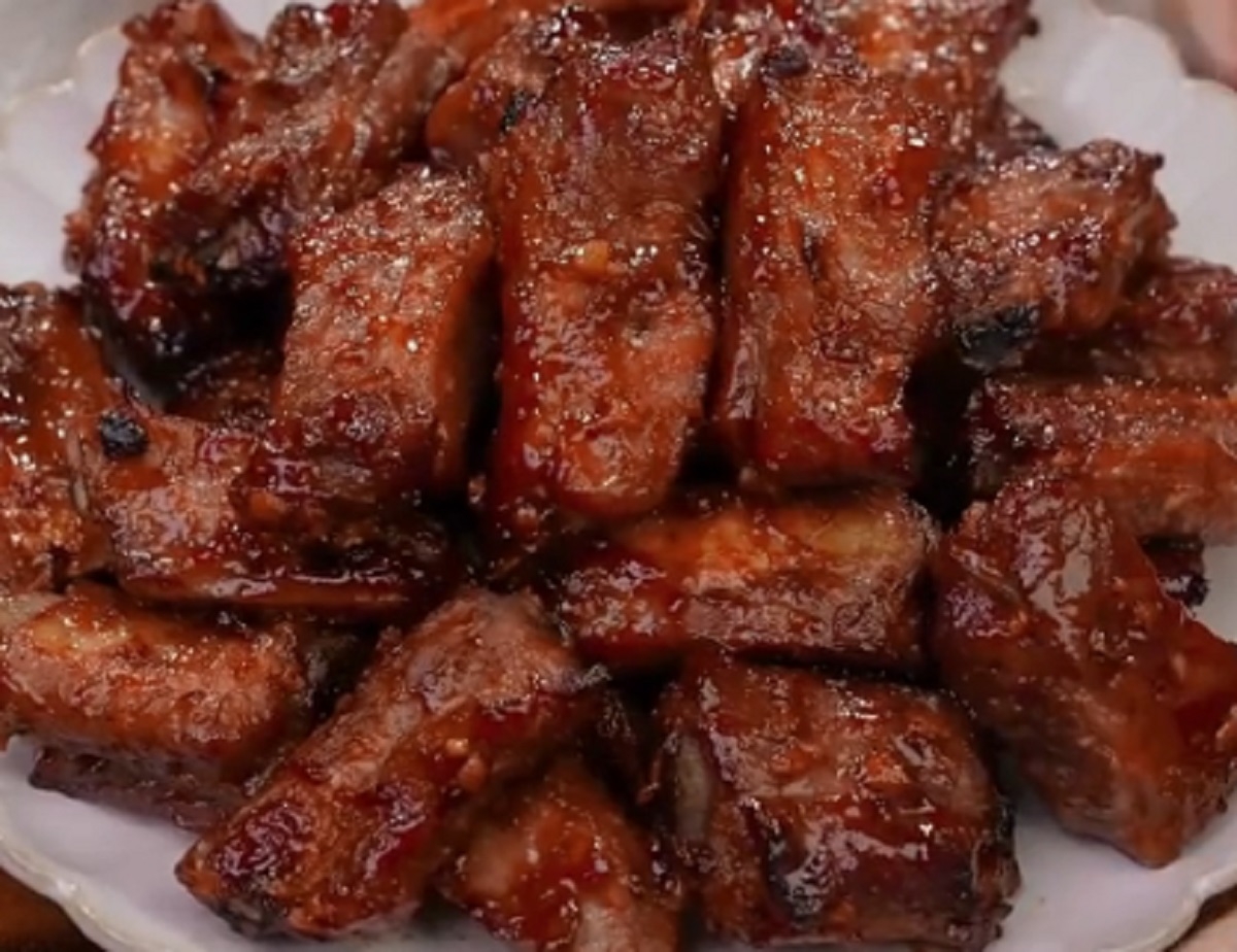 Recette: Petites c�tes lev�es de porc � la friteuse � air.