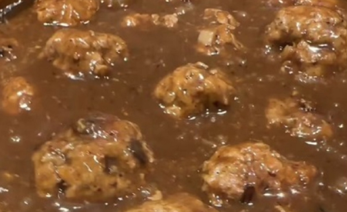 Recette: Boulettes de boeuf et sa sauce brune.