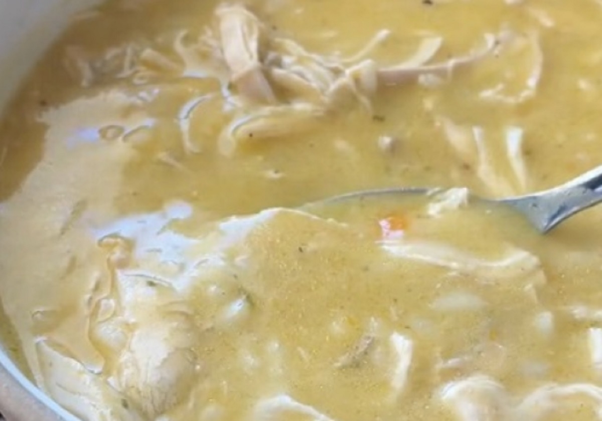 Recette: Soupe crémeuse au poulet effiloché.