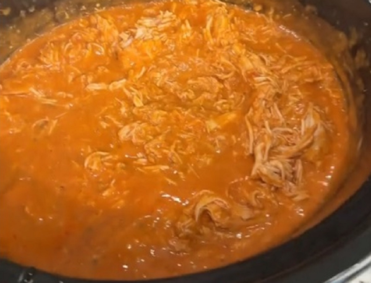 Recette: Poulet effiloché à la soupe crème tomate à la mijoteuse.