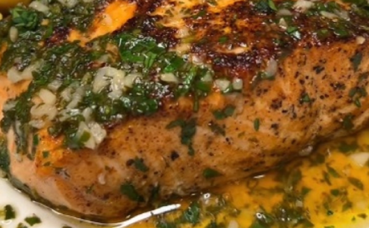 Recette: Saumon au beurre persill� � l'ail.