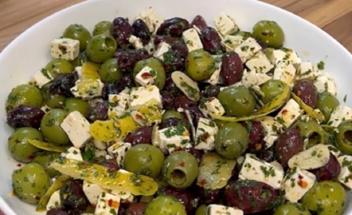 Recette: Salade aux olives et feta.