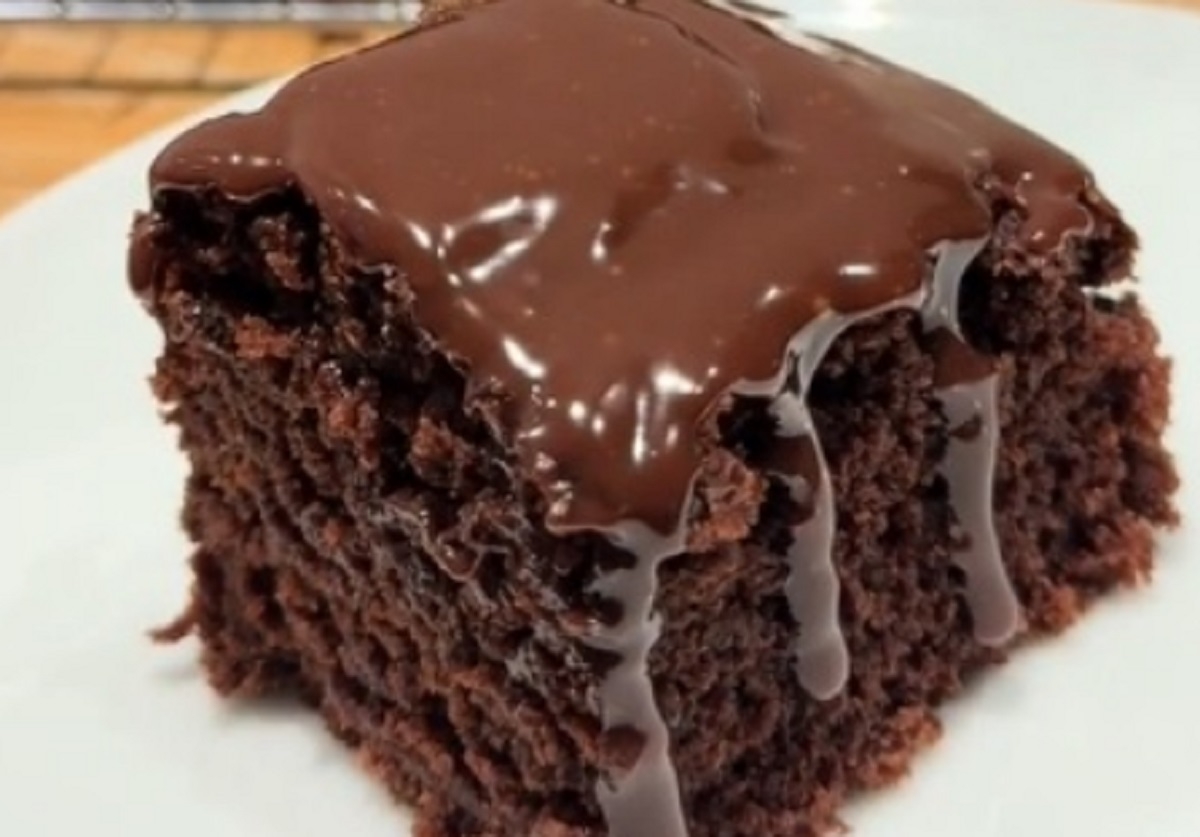 Recette: G�teau au chocolat et sa sauce sublime.