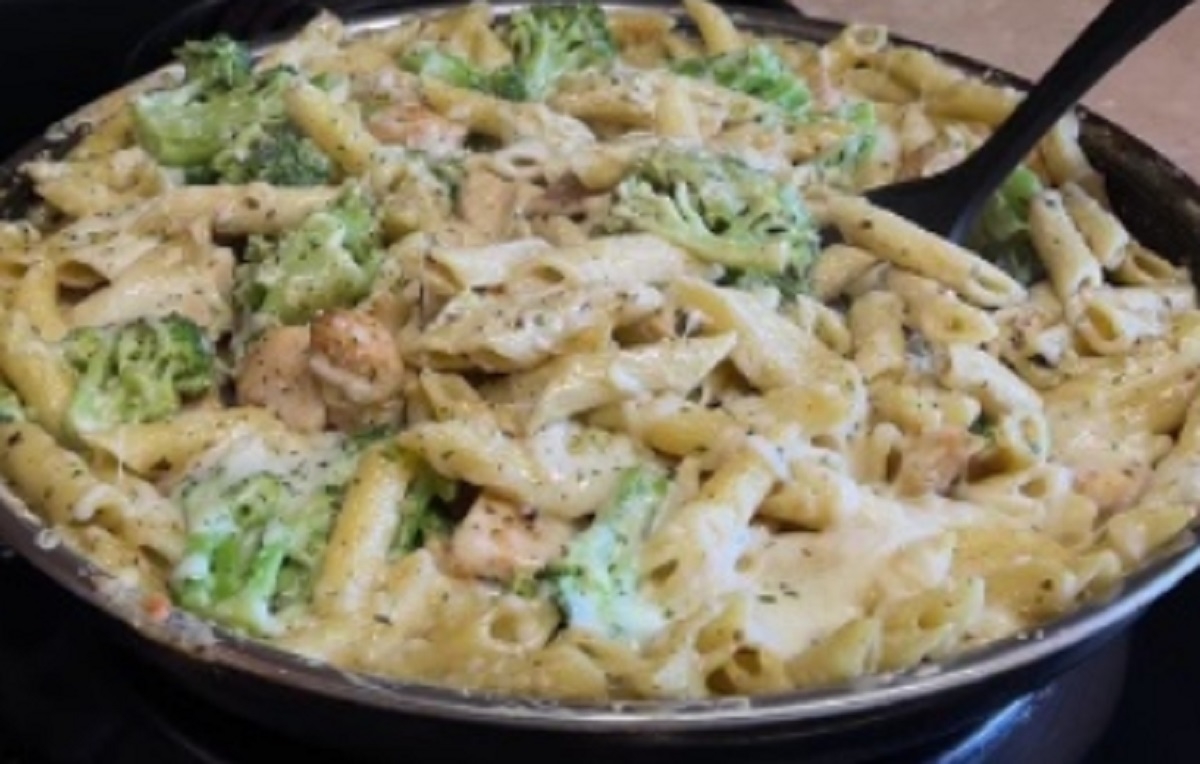Recette: Linguines au pesto, poulet et brocoli.