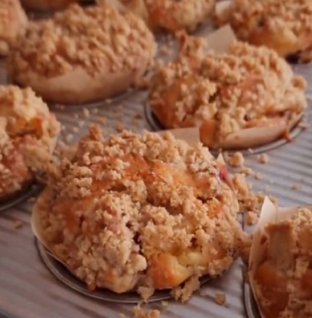 Recette: Muffins aux p�ches et son croustillant.