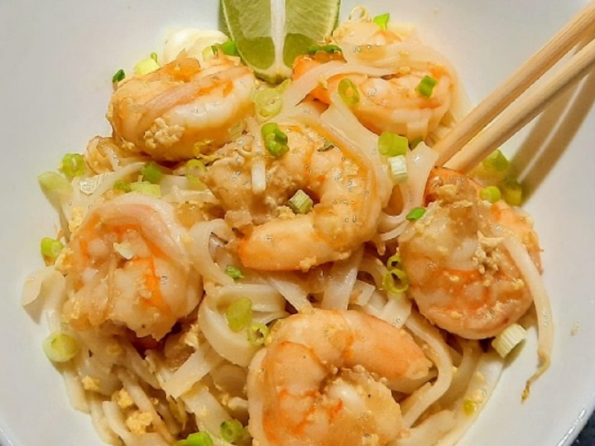 Recette: Pad Tha aux crevettes et poulet.