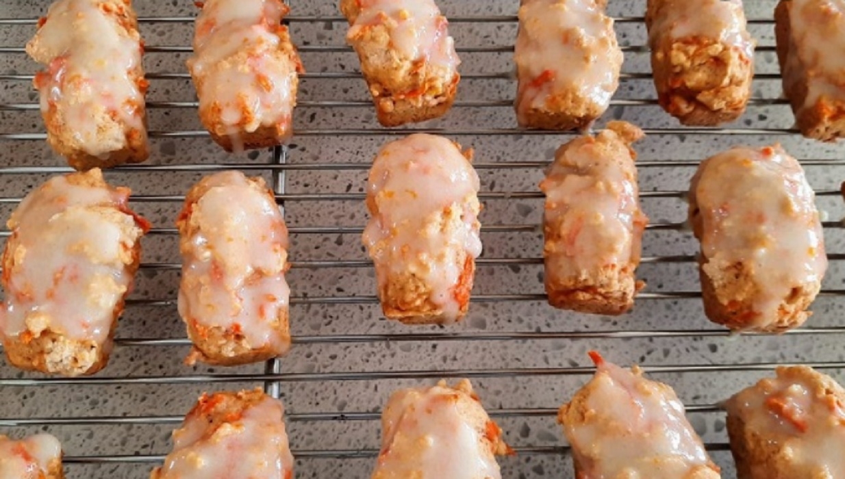 Recette: Minis pains aux carottes et gla�age � l'orange.