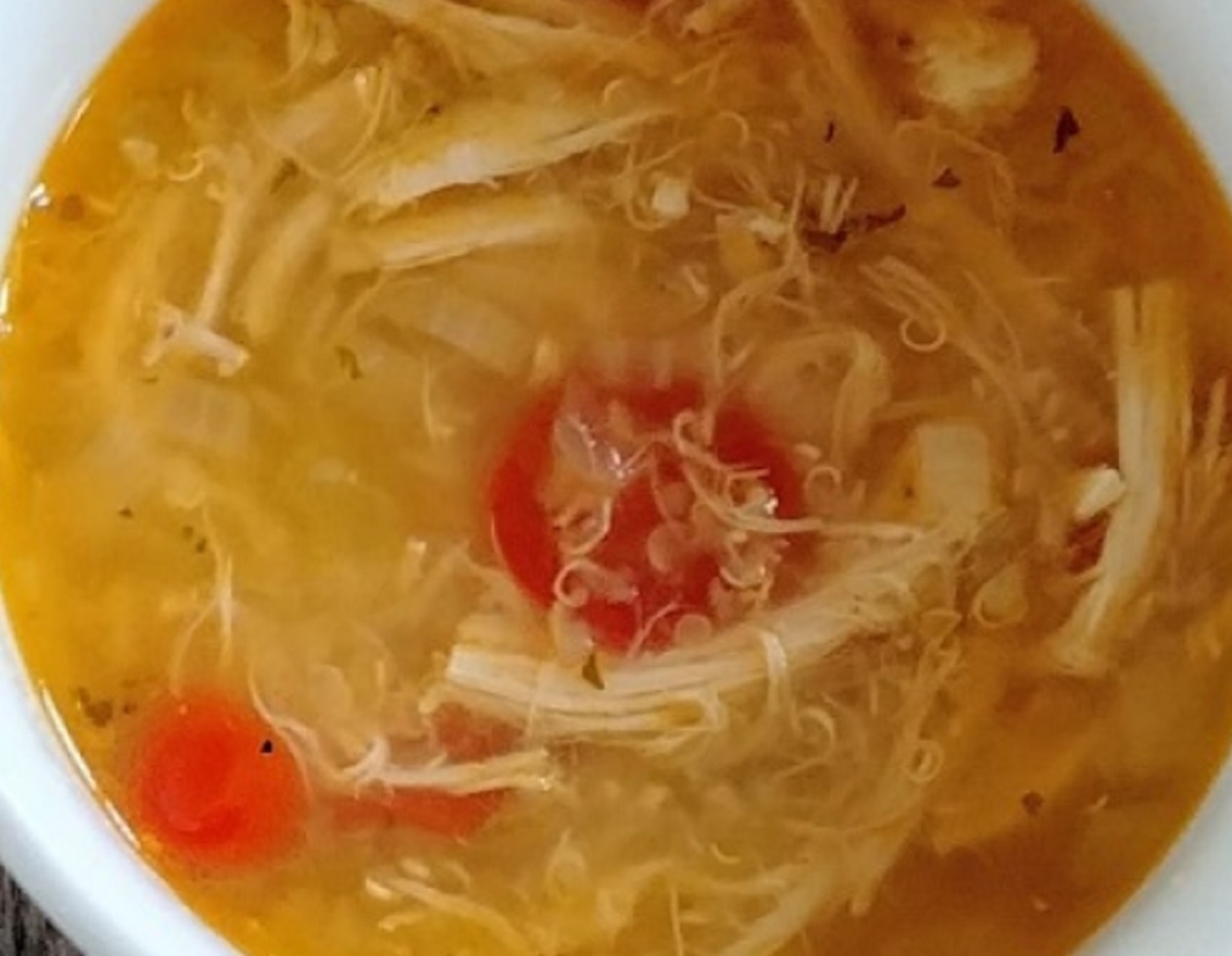 Recette: Soupe au poulet, quinoa ettomates cerises.