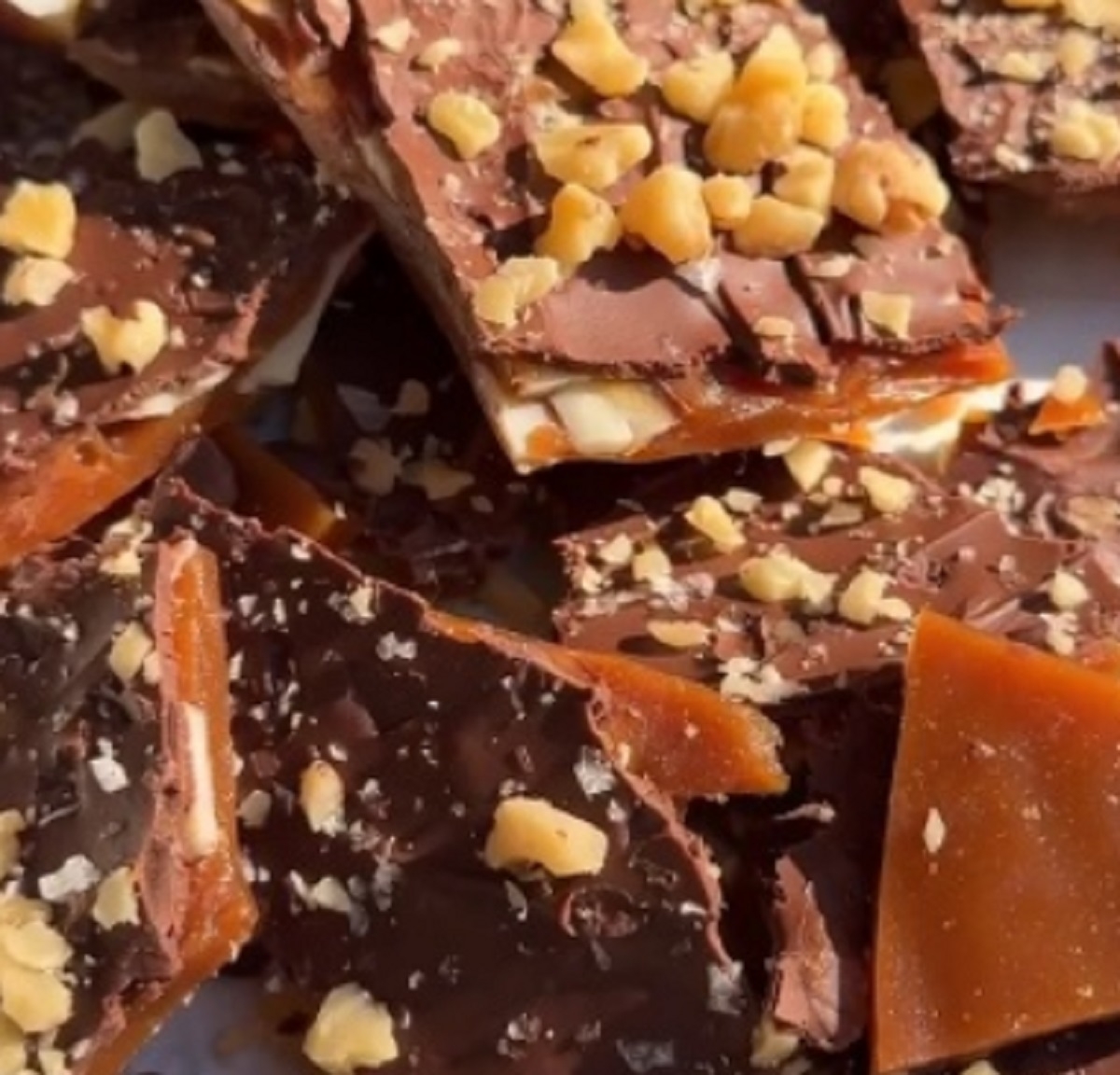 Recette: Caramel, chocolat et arachides.