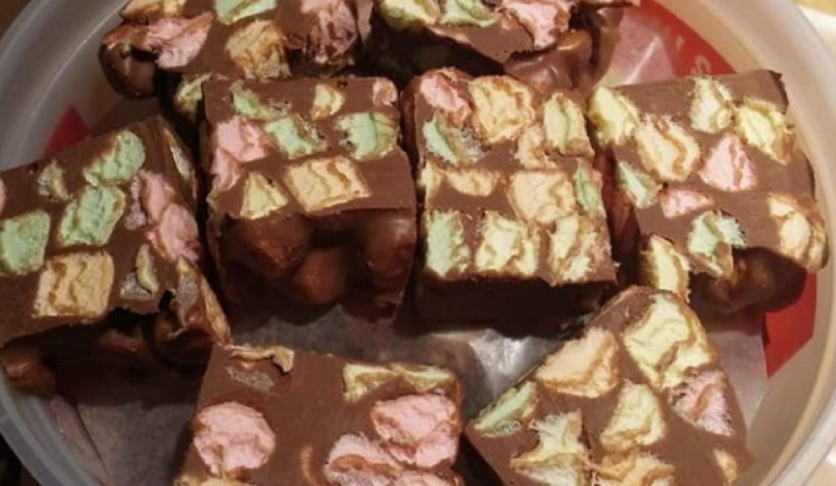 Recette: Carr�s � la guimauves, beurre d'arachides et chocolat.