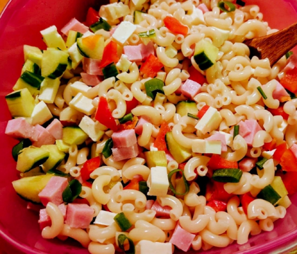 Recette: Salade de macaronis, l�gumes et vinaigrette.