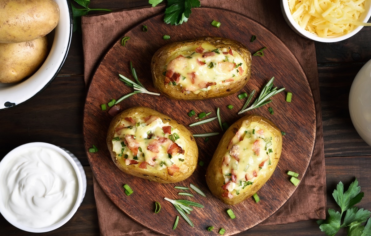 Recette: Pommes de terre au bacon et fromage mozzarella.