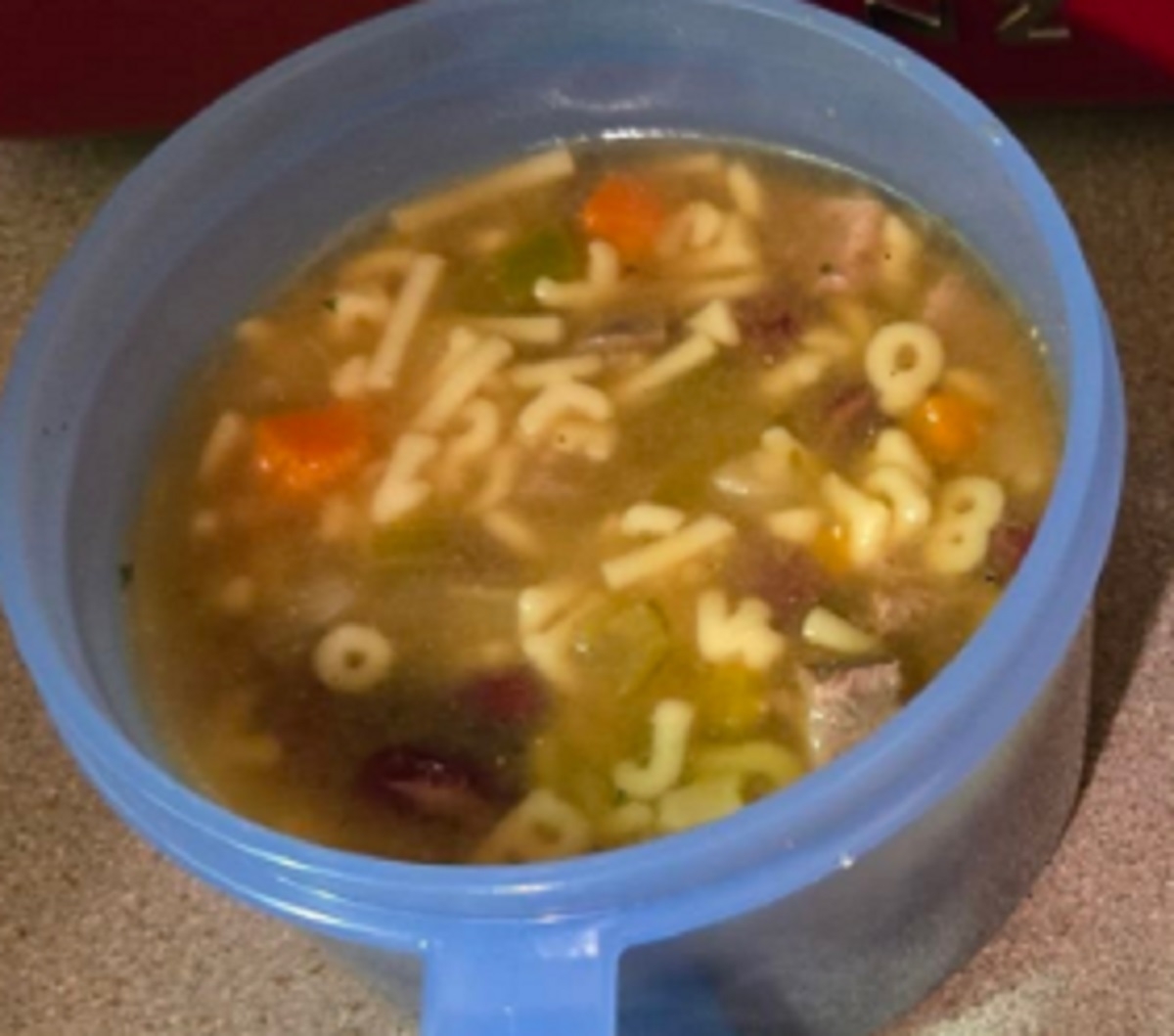 Recette: Soupe alphabet, poulet et lgumes.