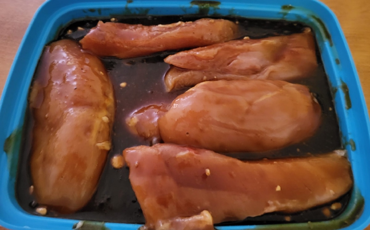 Recette: Poitrines de poulet marines.