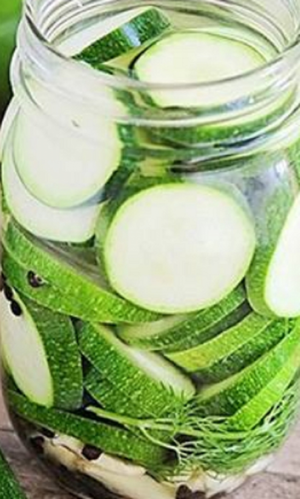 Recette: Courgettes marines au poivre et  l'ail.