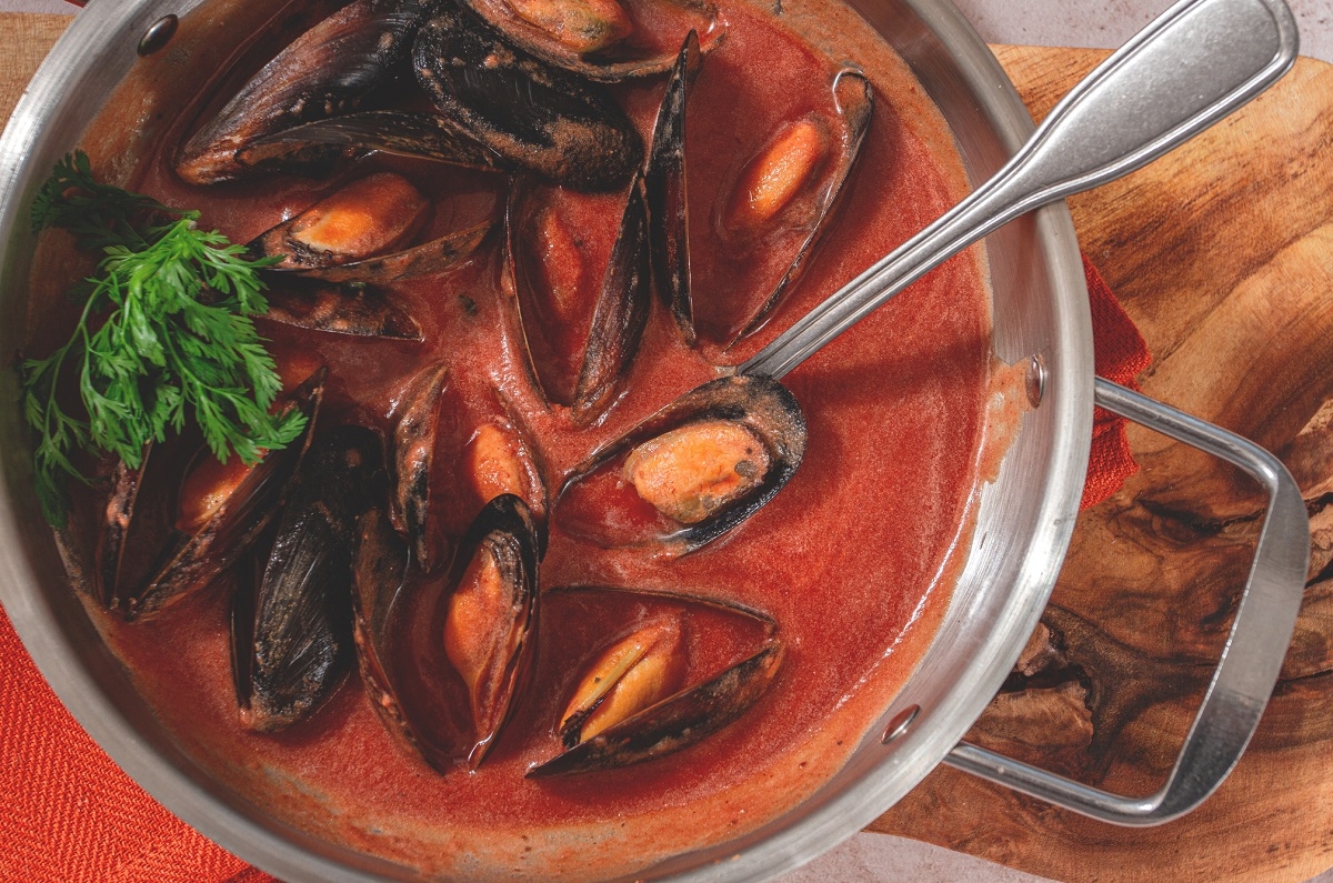 Recette: Moule  la sauce tomate et au vin.