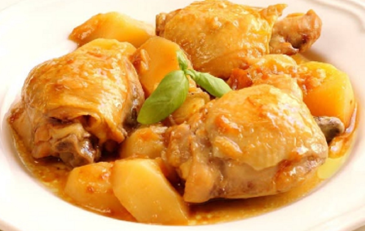 Recette: Casserole de hauts de cuisse de poulet et pommes de terre.