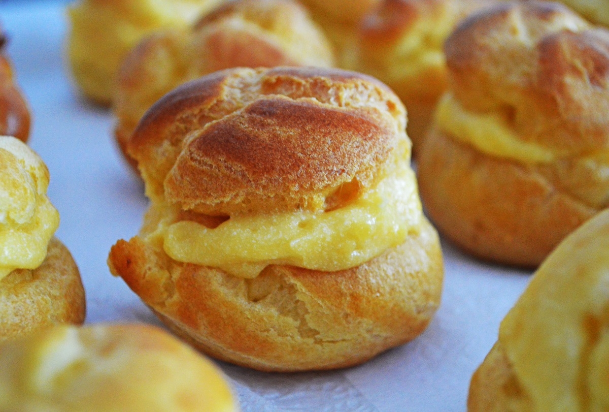 Recette: Choux � la cr�me p�tissi�re de maman.
