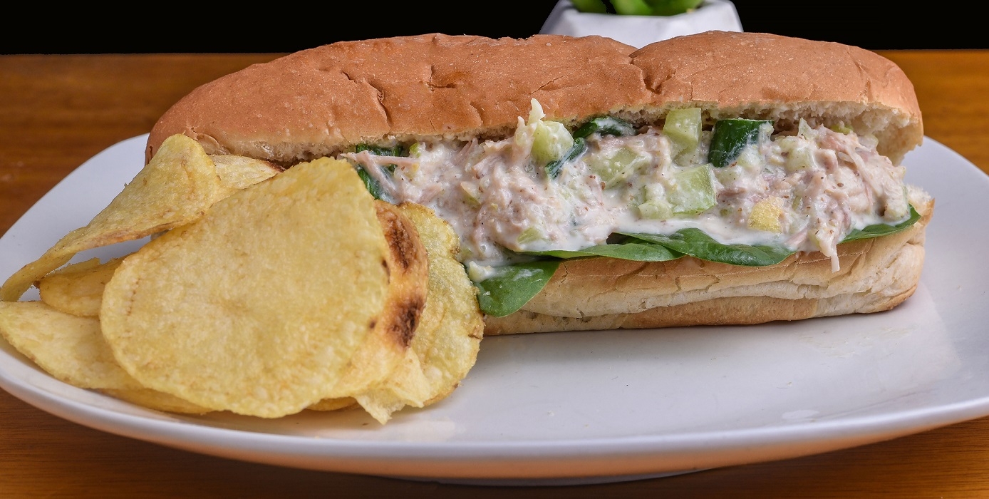 Recette: Sous-marin � la salade de poulet et �pinards.