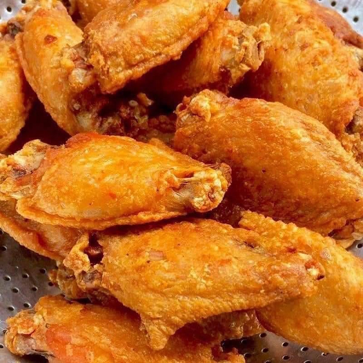 Recette: Ailes de poulet frites top d�lice.