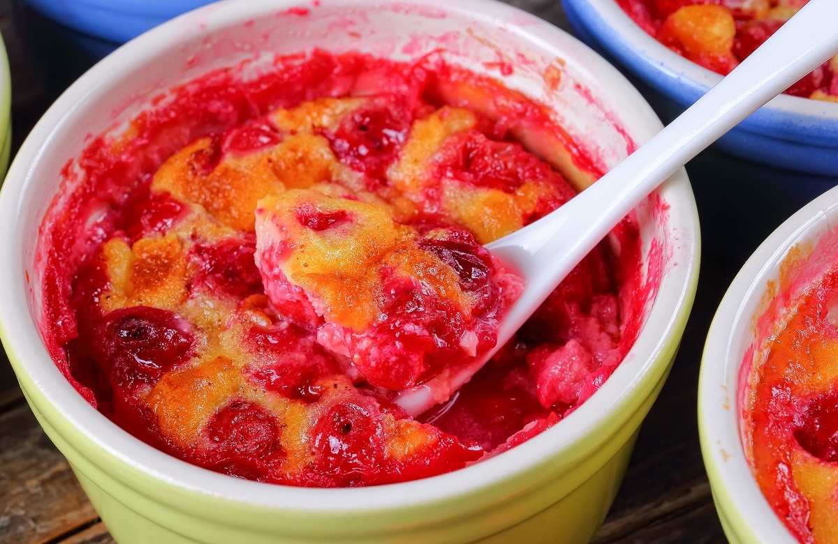 Recette: Pouding aux framboises en portion.