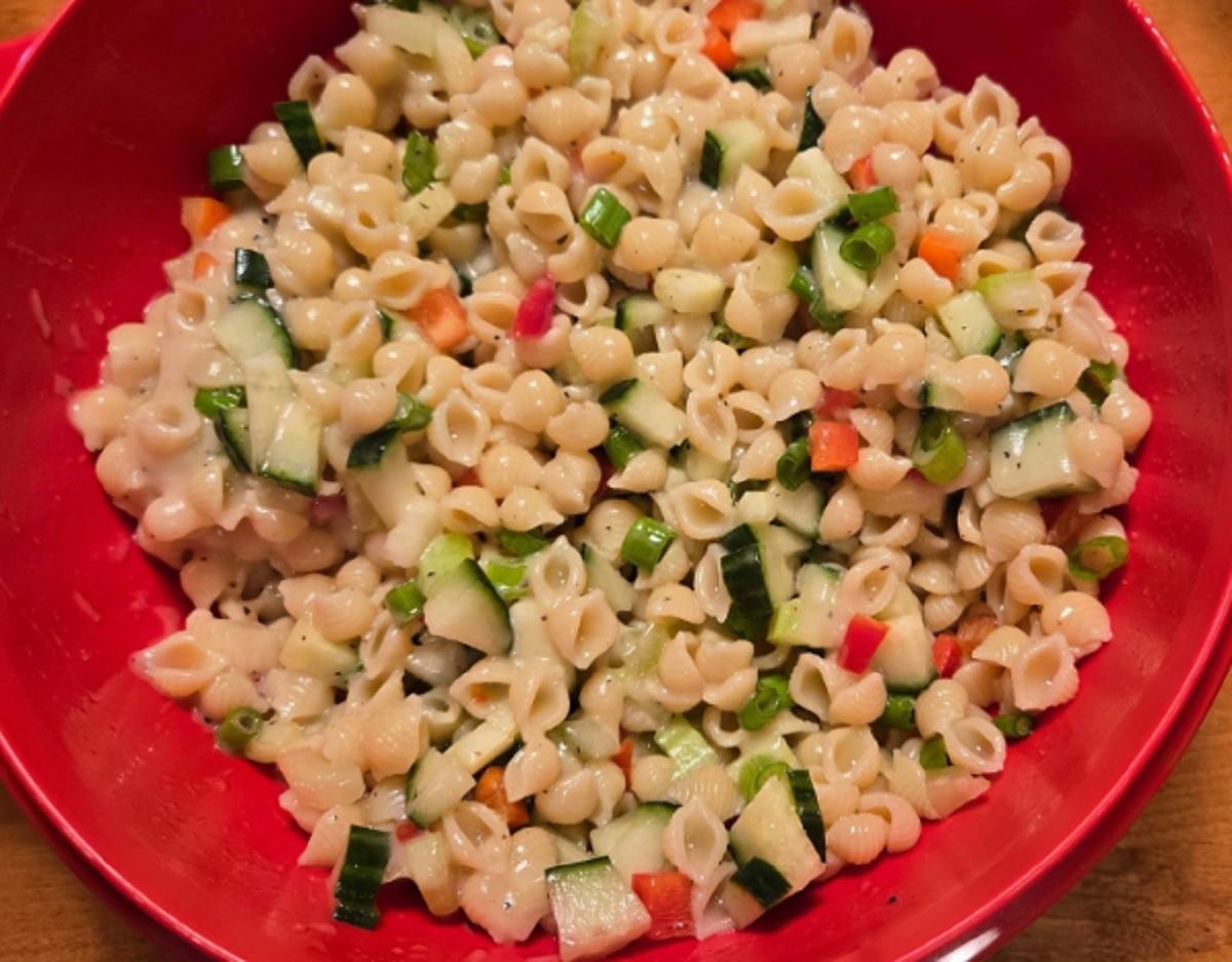 Recette: Salade de petites coquilles et l�gumes.